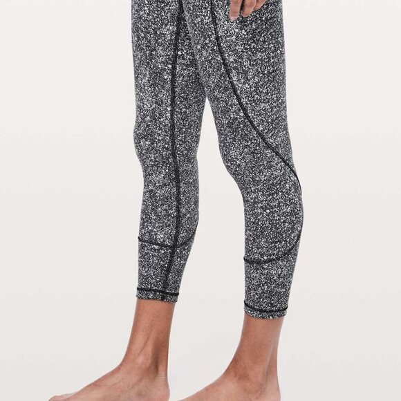 Lululemon In Movement Tight 25" In Diffuse Starlight Black Size 4 - Picture 4 of 9